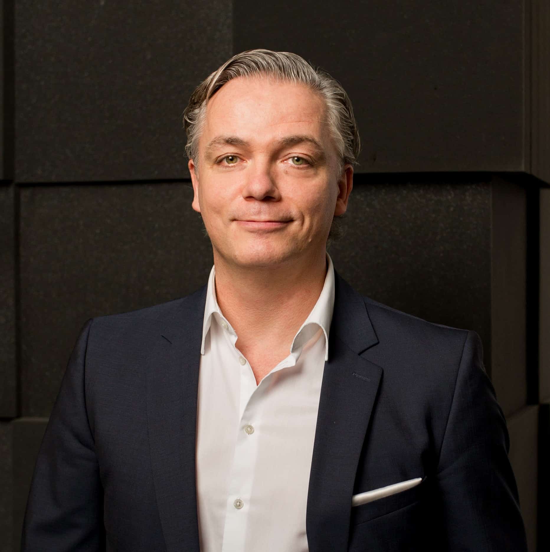 MICHAEL BUSCHMANN